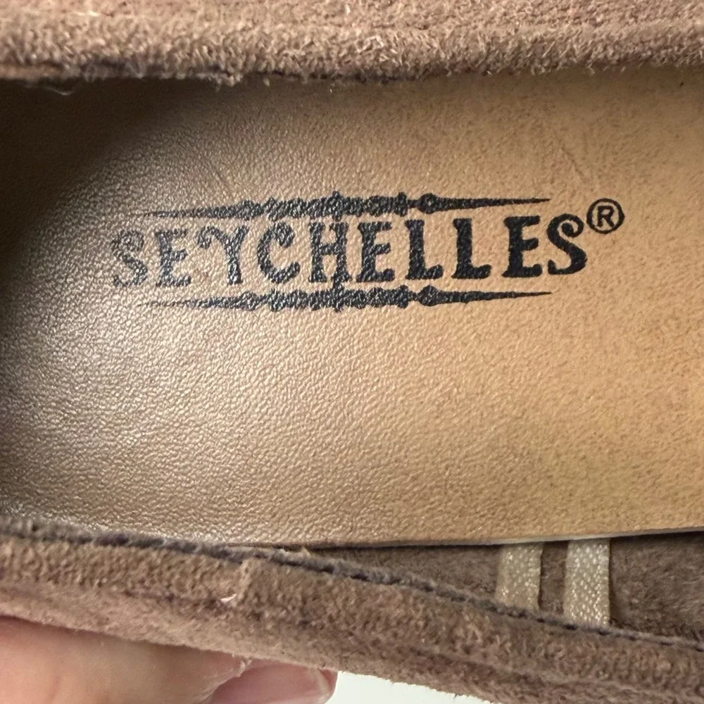 Seychelles pointed toe